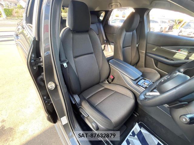 Mazda CX-30 2022-06 8728728-7