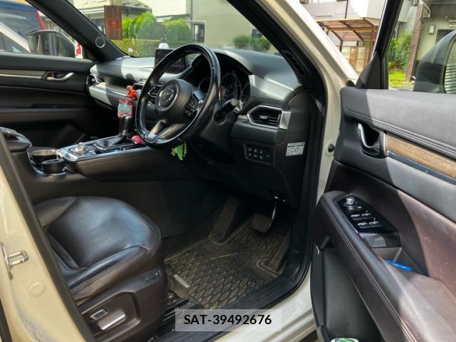 Mazda CX-8 2017-12 8727319-11