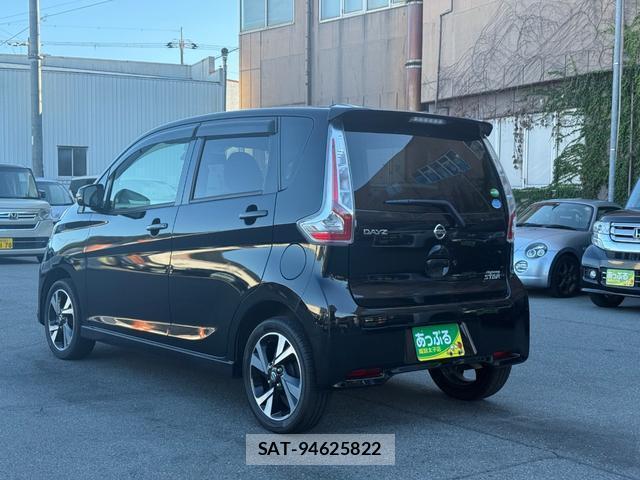 Nissan DAYZ 2017-06 8726584-9