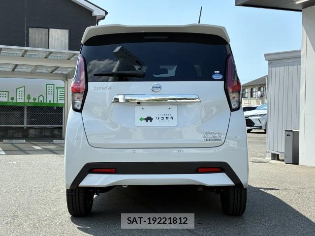Nissan DAYZ 2020-01 8728360-1