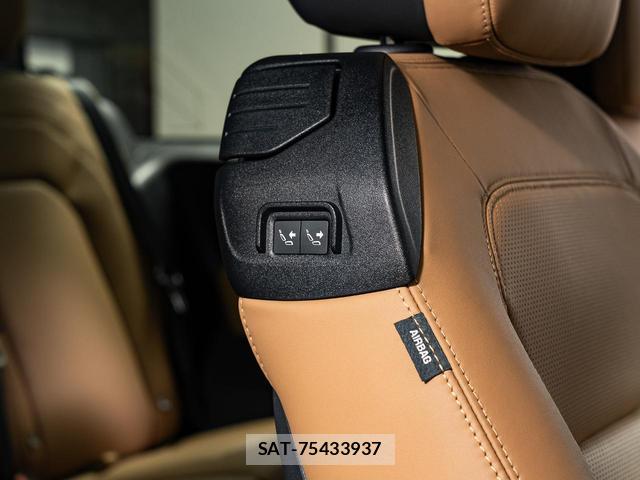 Land Rover DEFENDER 2025-06 8727045-11