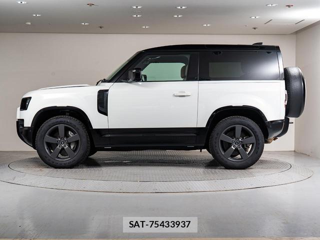 Land Rover DEFENDER 2025-06 8727045-16