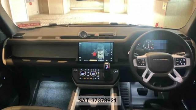 Land Rover DEFENDER 2025-08 8729594-2