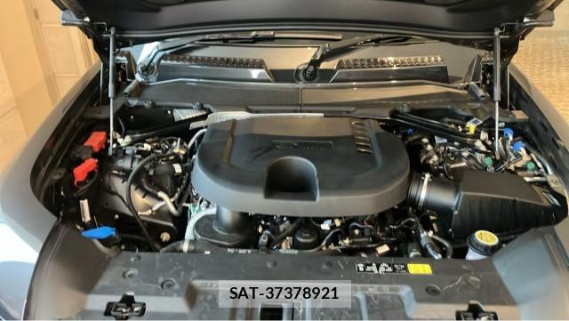 Land Rover DEFENDER 2025-08 8729594-7