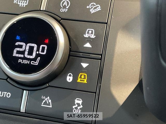 Land Rover DEFENDER 2025-06 8730329-5