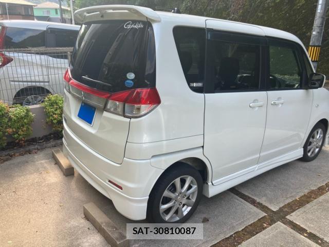Mitsubishi DELICA 2012-07 8730757-13