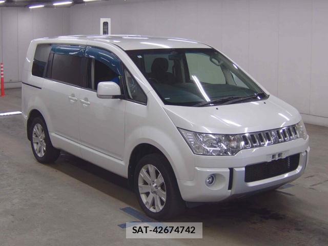Mitsubishi DELICA 2018-01 8726260-0