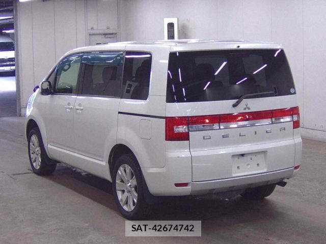Mitsubishi DELICA 2018-01 8726260-1
