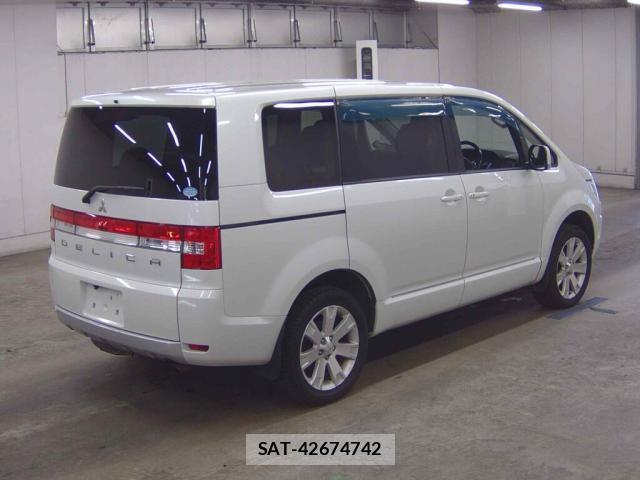 Mitsubishi DELICA 2018-01 8726260-4