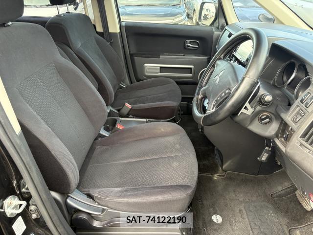 Mitsubishi DELICA 2018-10 8727546-7