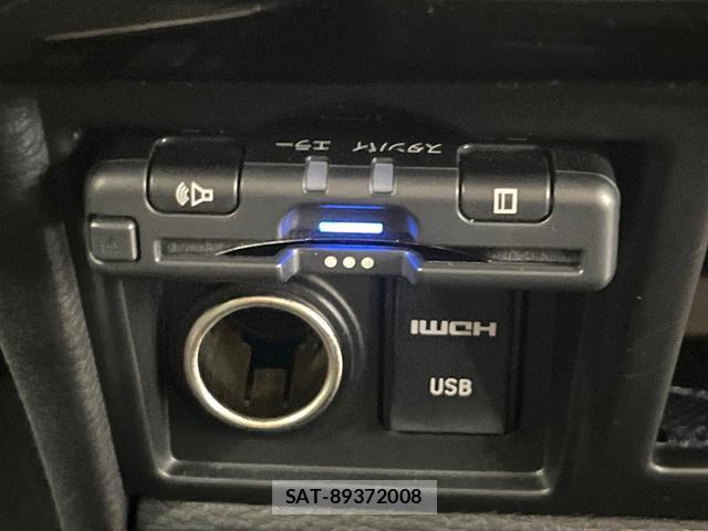 Mitsubishi DELICA 2024-12 8727653-19