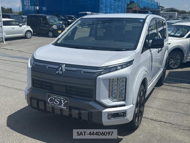 Mitsubishi DELICA 2026-05 8727828-0