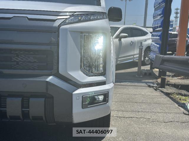 Mitsubishi DELICA 2026-05 8727828-18
