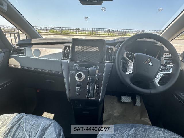 Mitsubishi DELICA 2026-05 8727828-2