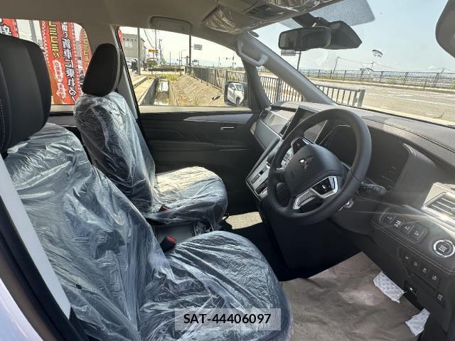 Mitsubishi DELICA 2026-05 8727828-3