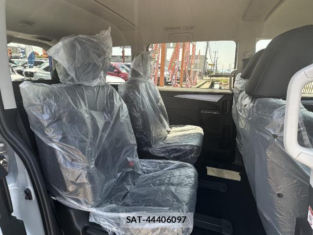 Mitsubishi DELICA 2026-05 8727828-4