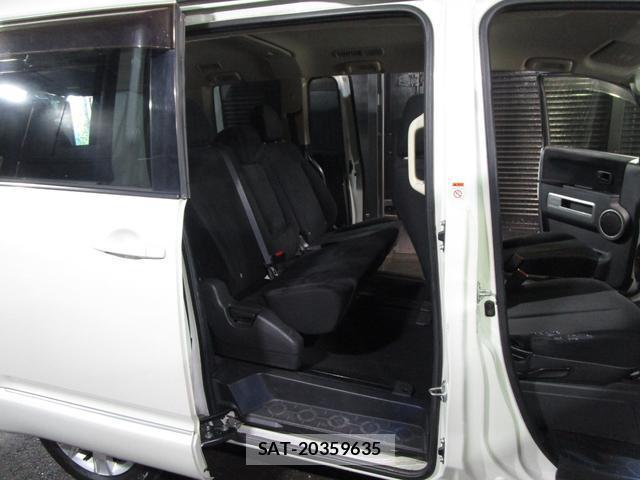 Mitsubishi DELICA 2015-08 8728627-13