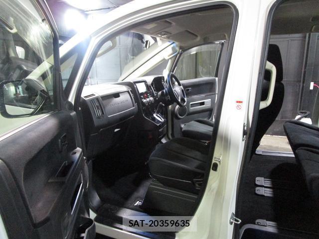 Mitsubishi DELICA 2015-08 8728627-16