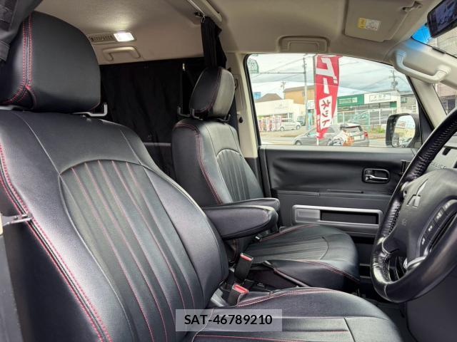 Mitsubishi DELICA 2017-11 8728881-13