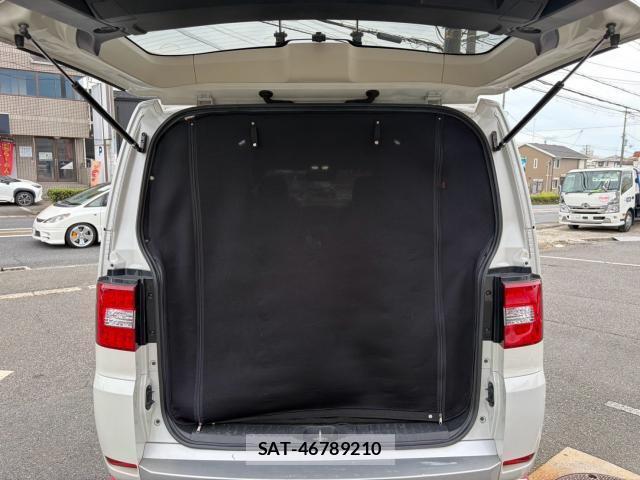 Mitsubishi DELICA 2017-11 8728881-19