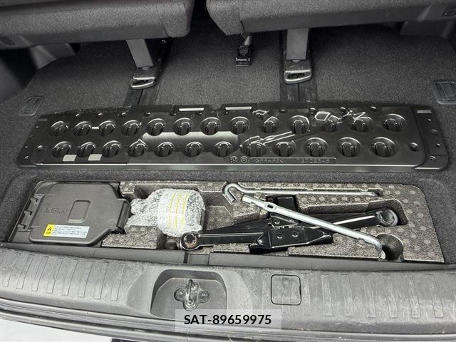 Mitsubishi DELICA 2024-02 8728982-11