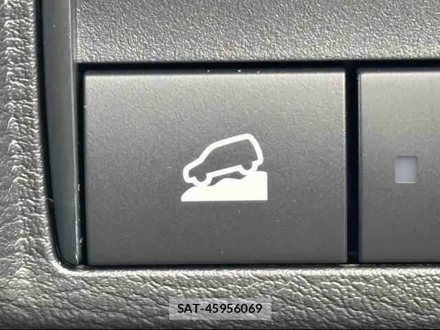 Mitsubishi DELICA MINI 2025-08 8731371-6