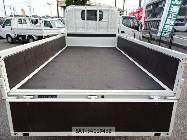Hino DUTRO 2023-09 8726445-18