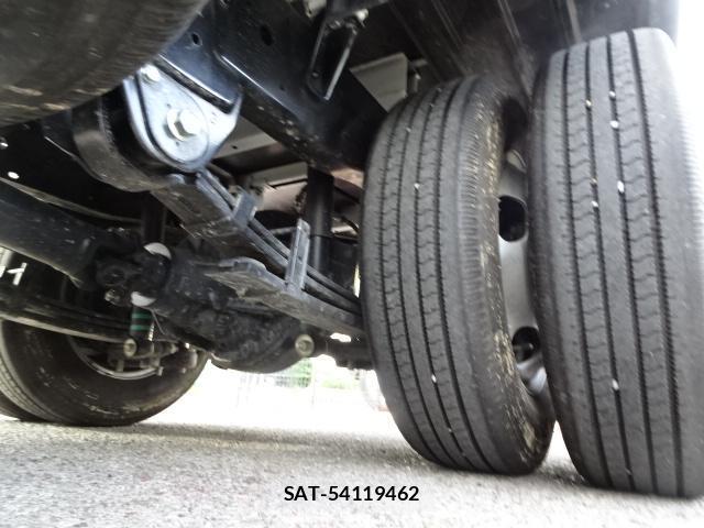 Hino DUTRO 2023-09 8726445-19