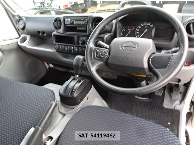Hino DUTRO 2023-09 8726445-2