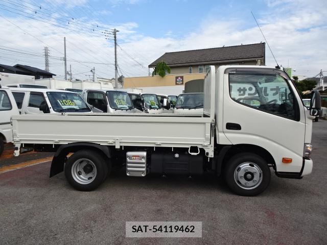 Hino DUTRO 2023-09 8726445-3