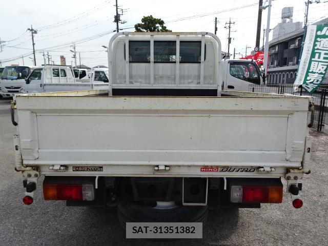 Hino DUTRO 2019-05 8726446-1