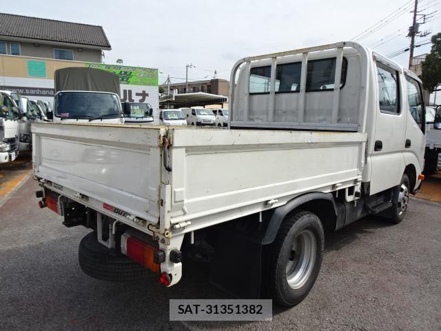 Hino DUTRO 2019-05 8726446-13
