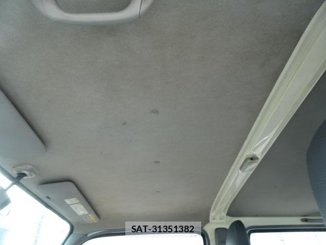 Hino DUTRO 2019-05 8726446-16