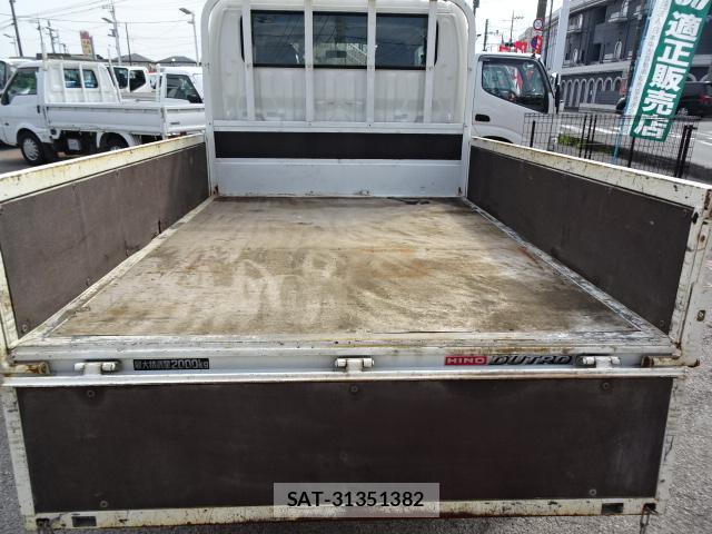 Hino DUTRO 2019-05 8726446-18