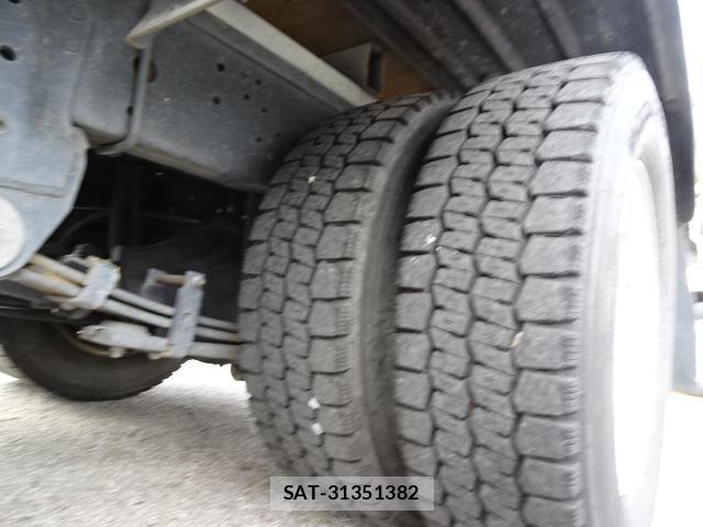 Hino DUTRO 2019-05 8726446-19