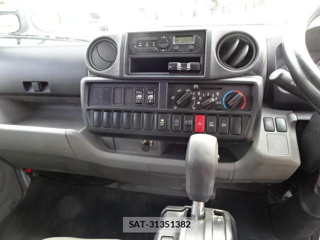 Hino DUTRO 2019-05 8726446-2