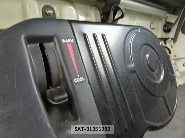 Hino DUTRO 2019-05 8726446-4