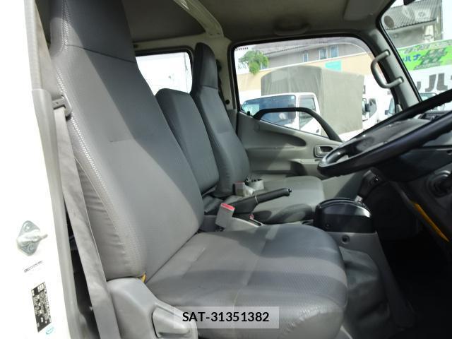 Hino DUTRO 2019-05 8726446-5