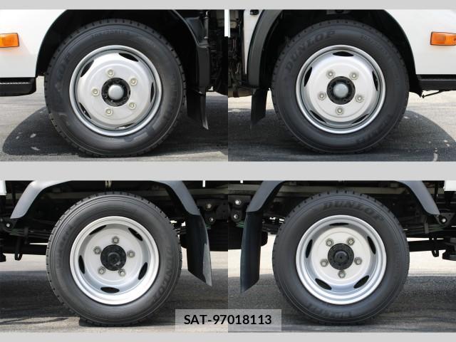 Hino DUTRO 2019-07 8727937-18