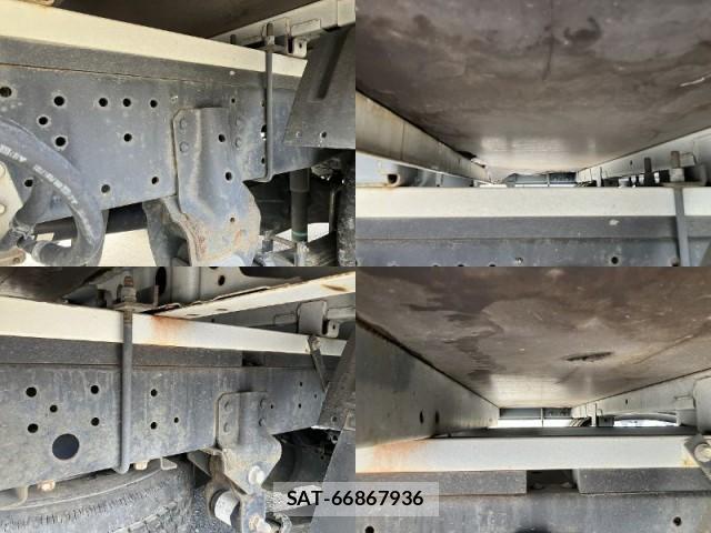 Hino DUTRO 2017-02 8730729-11