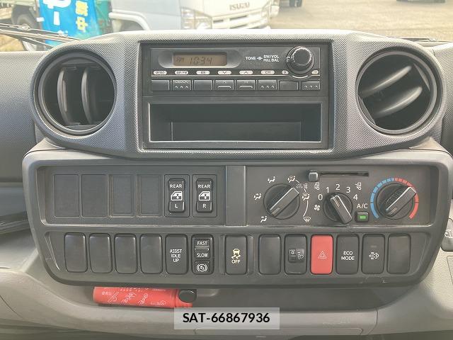Hino DUTRO 2017-02 8730729-14
