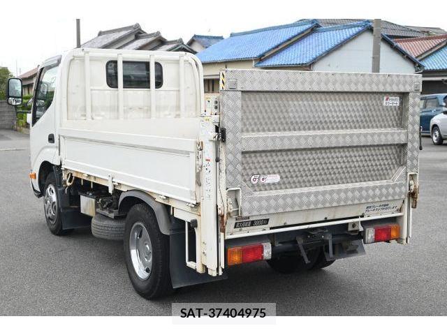 Hino DUTRO 2020-07 8730774-1