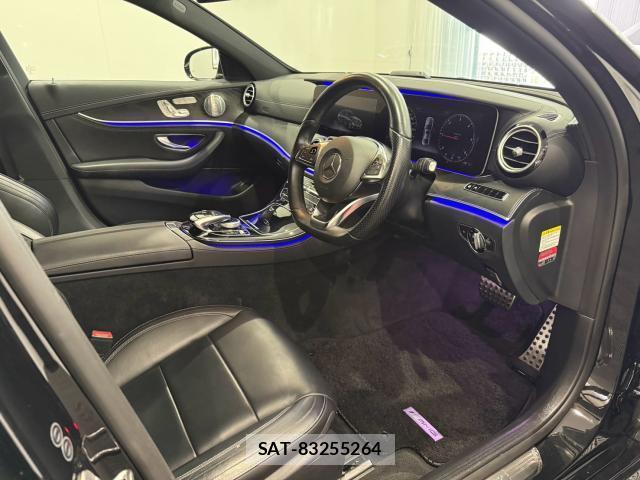 Mercedes Benz E-CLASS 2016-08 8728336-3