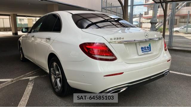 Mercedes Benz E-CLASS 2016-11 8729610-13