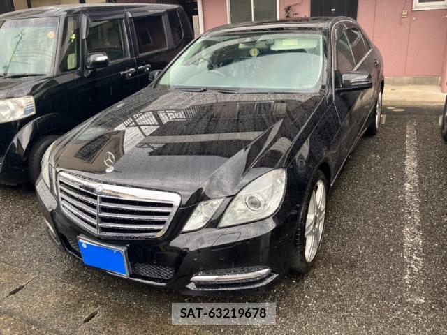 Mercedes Benz E-CLASS 2013-06 8730736-0