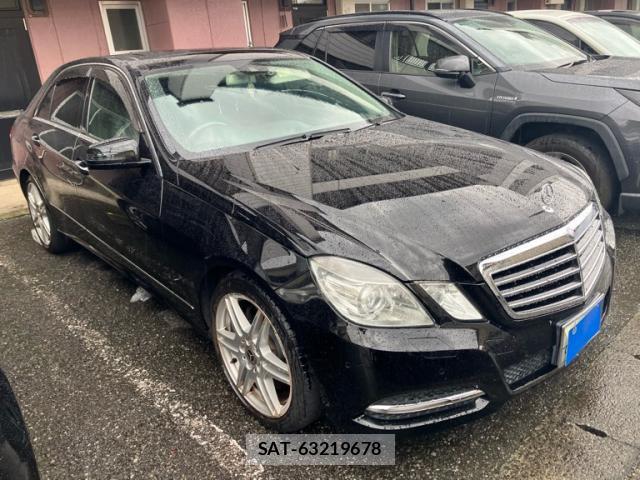 Mercedes Benz E-CLASS 2013-06 8730736-1