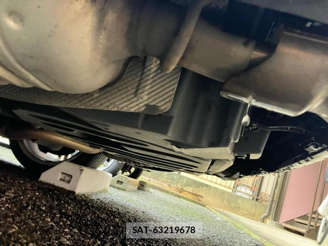 Mercedes Benz E-CLASS 2013-06 8730736-10