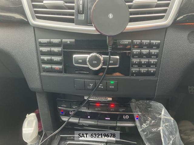 Mercedes Benz E-CLASS 2013-06 8730736-18