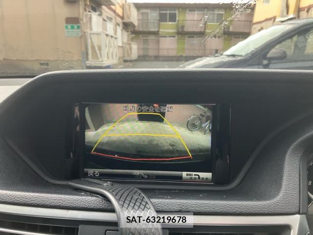Mercedes Benz E-CLASS 2013-06 8730736-19