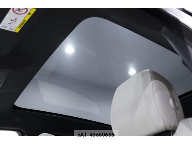Jaguar E-PACE 2019-09 8726317-12